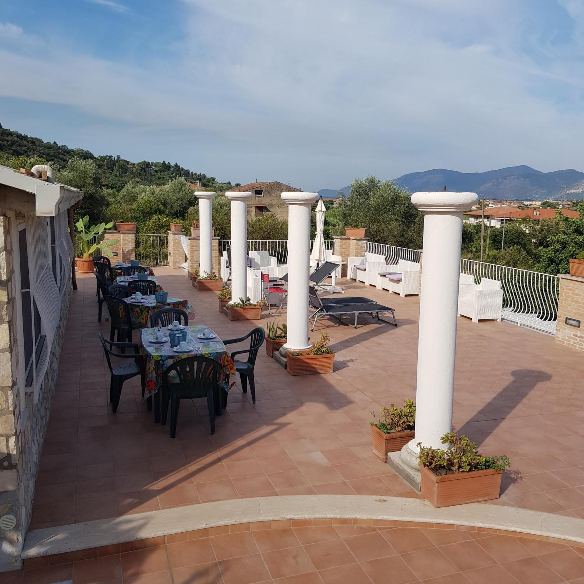 פונדי Villa Capri מראה חיצוני תמונה
